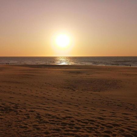 Comfortable Apartment In Oostende With Sea Views Exterior photo